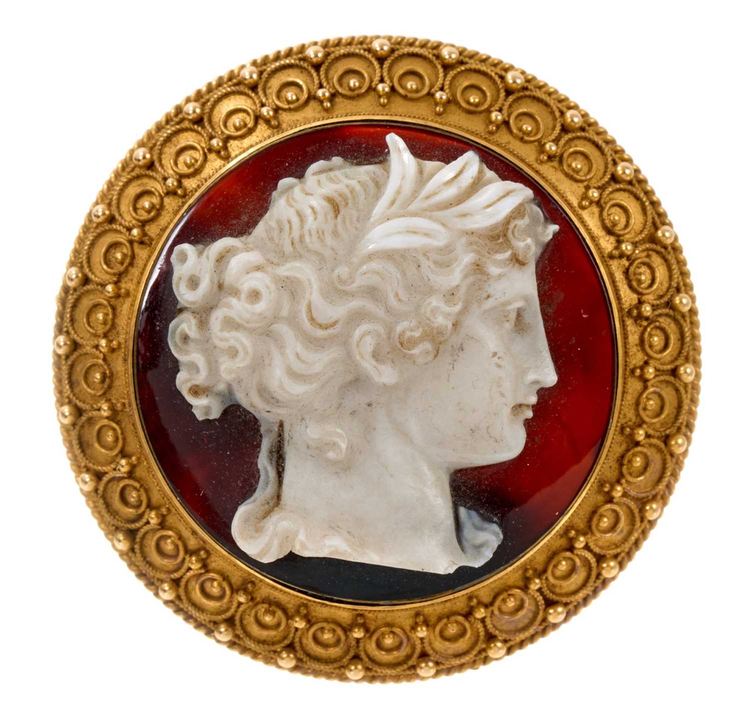 Lot 454 - Good quality Victorian Etruscan revival carved sardonyx cameo depicting a classical female bust in a circular gold mount with applied filigree decoration