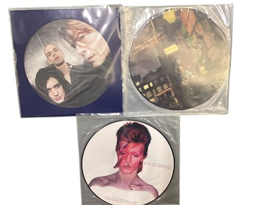Lot 2205 - David Bowie LP Records including Bowie PinUps, Aladdin Sane, Hunky Dory, The Man who fell to Earth, Low, two picture discs and others (20)