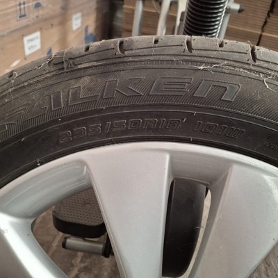 Lot 55 - Set of five alloys wheels to fit modern Vauxhall models (5).