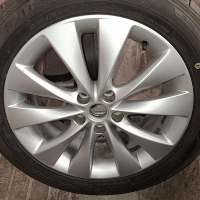 Lot 55 - Set of five alloys wheels to fit modern Vauxhall models (5).