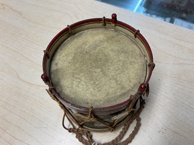 Lot 123 - Good quality early 20th century miniature Royal Artillery regimental drum with hand painted regimental badge and flags,7.9cm in overall height.
