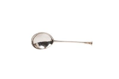 Lot 541 - 1640 William Carey spoon