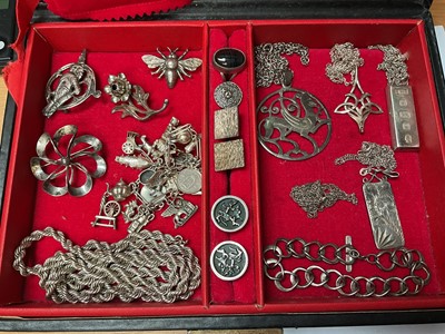 Lot 41 - Collection of vintage silver and white metal jewellery