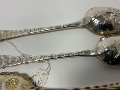 Lot 3 - Two pairs of Georgian silver berry spoons, including one pair hallmarked London 1770 (Thomas & William Chawner), and another pair London 1782/3, approx 8.8 troy oz in total
