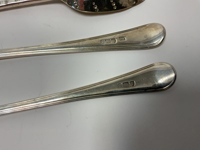 Lot 3 - Two pairs of Georgian silver berry spoons, including one pair hallmarked London 1770 (Thomas & William Chawner), and another pair London 1782/3, approx 8.8 troy oz in total