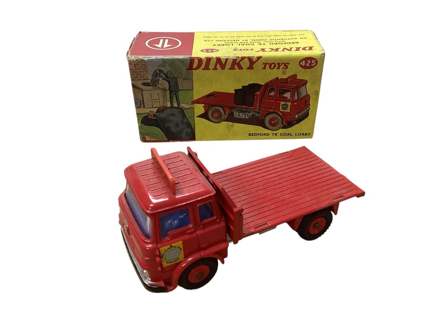 Lot 1550 - Dinky Toys Hall & Co Ltd Bedford TK Coal Lorry with four coal sacks (no scales), boxed No.425 (1)