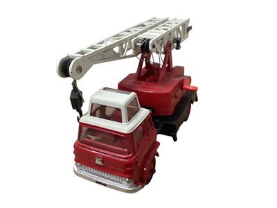 Lot 1554 - Dinky Toys Jones Fleetmaster Cantilever Crane No.970 & Coles Hydra Truck 150T No.980, both boxed (2)