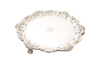 Lot 586 - George V silver card salver with central engraved ‘B’