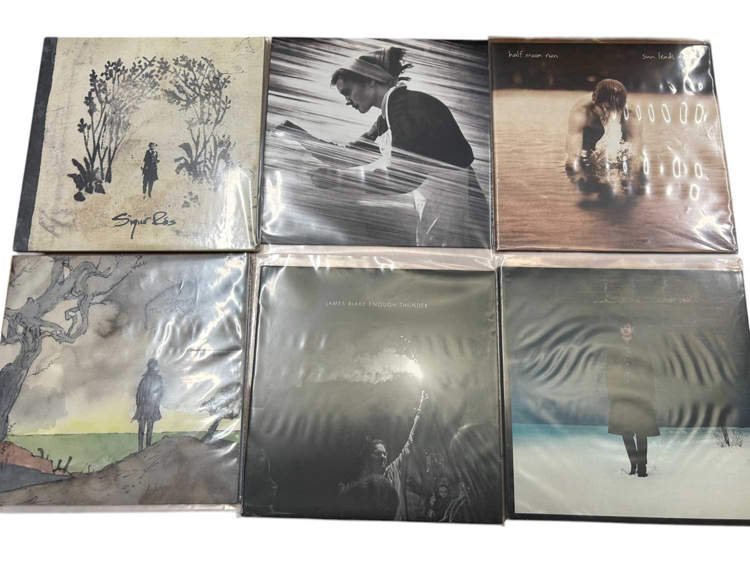 Lot 2218 - The Smiths singles box No. 04145 Limited Edition together with selection of 45's including DJ Shadow, Kate Nash, Radiohead etc - and LP's by Mudhoney, Barenaked Ladie, Sigur Ros, James...
