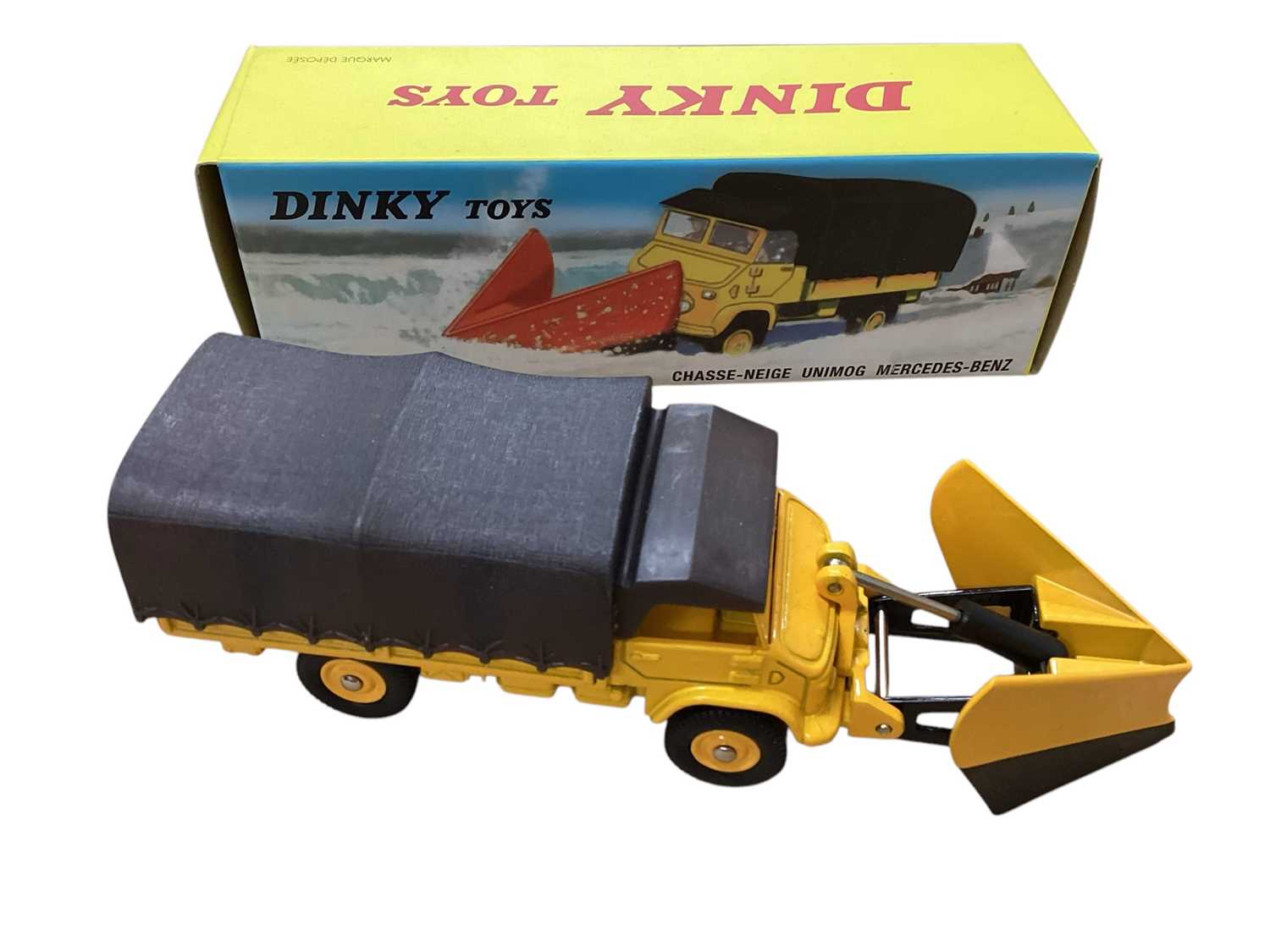 Lot 1592 - Atlas Editions Dinky Toys French Versions Philips Camionette Citroen No.587, Chasseur-Neige Unimog Mercedes Benz No.567, Rouleau Compresseur Richie's No.830 & Autobus Parisian No.29D, all bo...