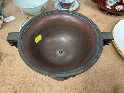 Lot 15 - Victorian Grand Tour bronze urn