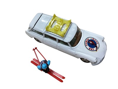 Lot 1566 - Corgi Toys Citroen Safari Corgi Ski Club No.475 (reproduction box) & Citroen Safari ID19 No.436, both boxed (2)