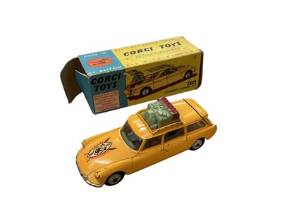 Lot 1566 - Corgi Toys Citroen Safari Corgi Ski Club No.475 (reproduction box) & Citroen Safari ID19 No.436, both boxed (2)