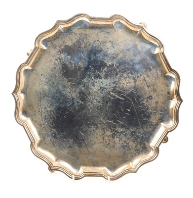 Lot 487 - Large silver salver
