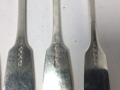 Lot 219 - Selection of Georgian and Victorian silver fiddle pattern flatware, all at 85ozs