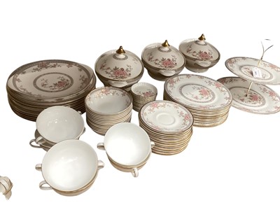 Lot 963 - Royal Doulton Canton pattern tea, coffee and dinner service - 120 pieces approximately