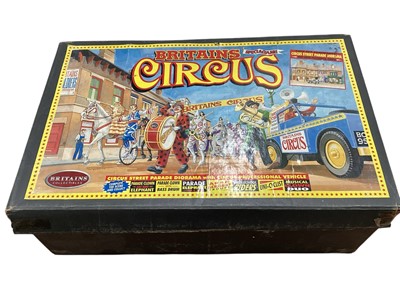 Lot 1664 - Britains Circus Street Parade Diorama with processional vehicle & adaptor, boxed (no interior packaging) No.08673 (1)