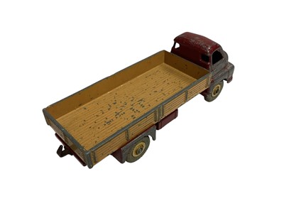 Lot 1826 - Dinky Supertoys Bedford Articulated Lorry No.521 & Guy 4-Ton Lorry No.511 and Dinky Toys Big Bedford Lorry, original boxes (worn) (3)