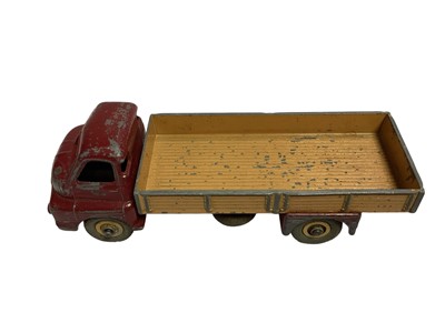 Lot 1826 - Dinky Supertoys Bedford Articulated Lorry No.521 & Guy 4-Ton Lorry No.511 and Dinky Toys Big Bedford Lorry, original boxes (worn) (3)