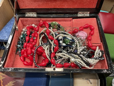 Lot 57 - Large collection of vintage costume jewellery including Scottish brooches, micro mosaic, jewellery boxes etc