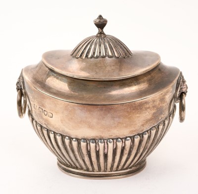 Lot 492 - Silver tea caddy