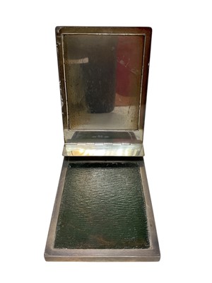 Lot 154 - George V Asprey silver desk pad holder with engraved Earls Coronet to sprung cover