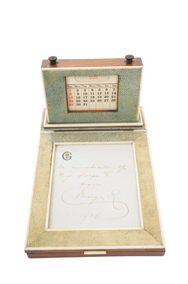 Lot 125 - H.M. Queen Mary, Scarce Royal presentation Art Deco presentation perpetual calendar stationery box