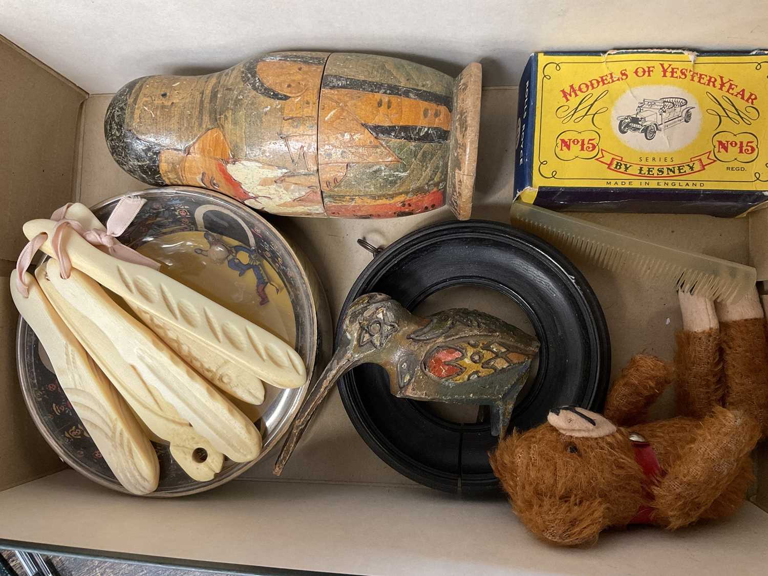 Lot 150 - Collection of 19th bone teethers and other