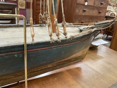 Lot 1009 - Antique model of a ship