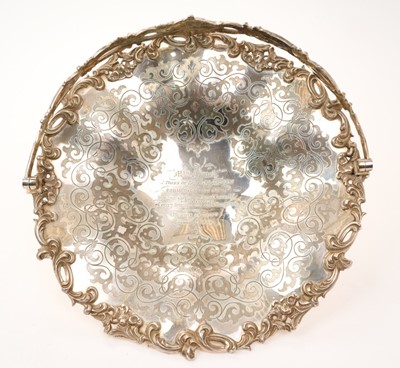 Lot 480 - Victorian silver cake basket