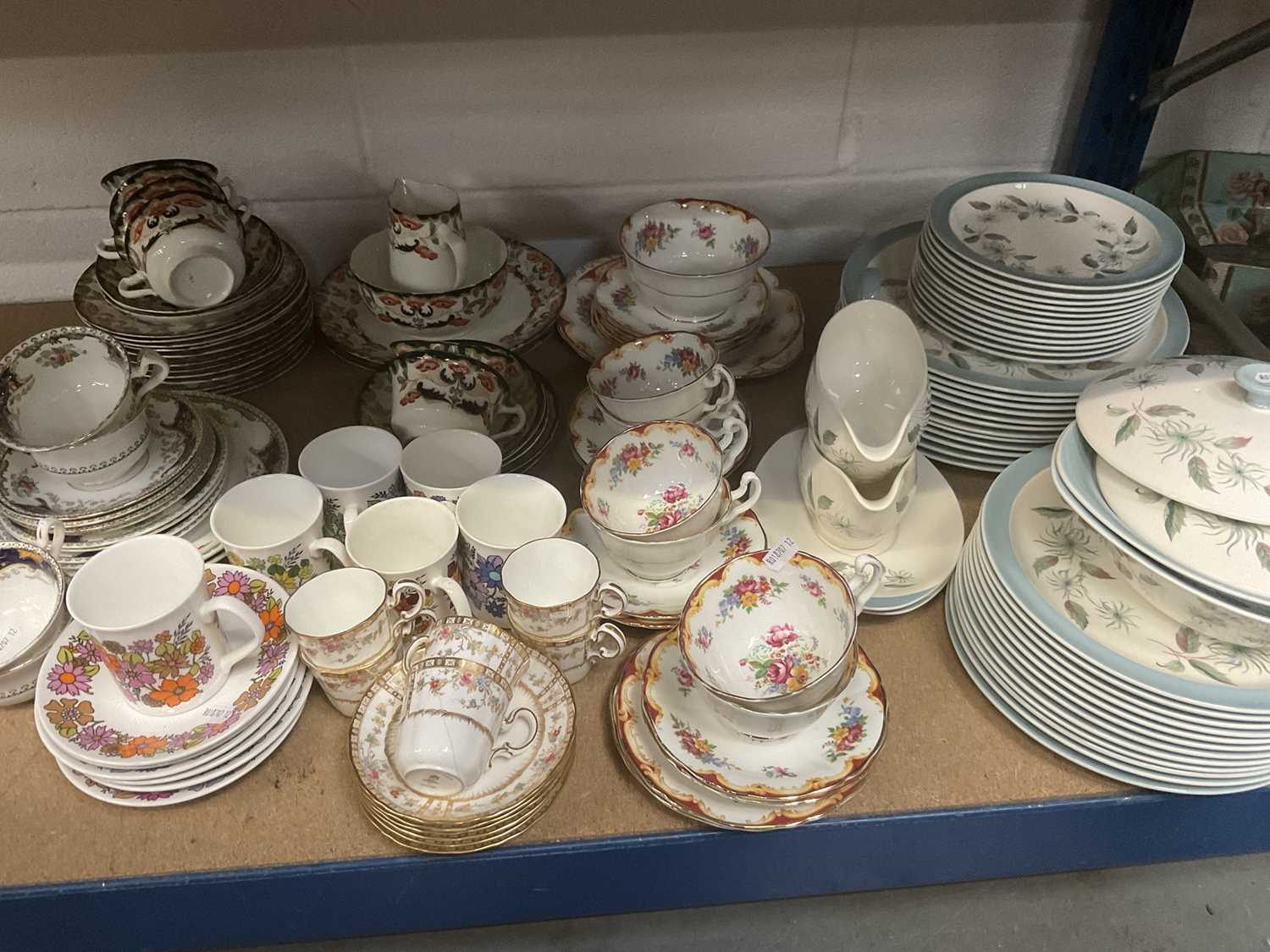 Lot 290 - 1950s Wedgwood 'Penshurst' 12 place dinner service, Edwardian and later tea and coffee wares