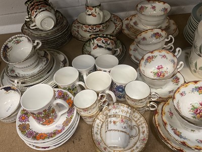 Lot 290 - 1950s Wedgwood 'Penshurst' 12 place dinner service, Edwardian and later tea and coffee wares