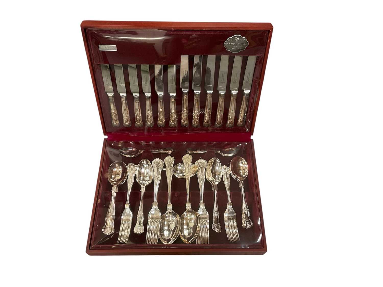 Lot 730 - Boxed silver plated canteen of cutlery