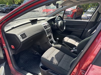Lot 2 - 2006 Peugeot 307 SE Estate, 1.6 HDi 110 SE, 5 door manual, reg. no. LN06 OFB, finished in red with a cloth interior. The car has covered 154,000 miles, MOT expired 1st October 2024. It is suppli...