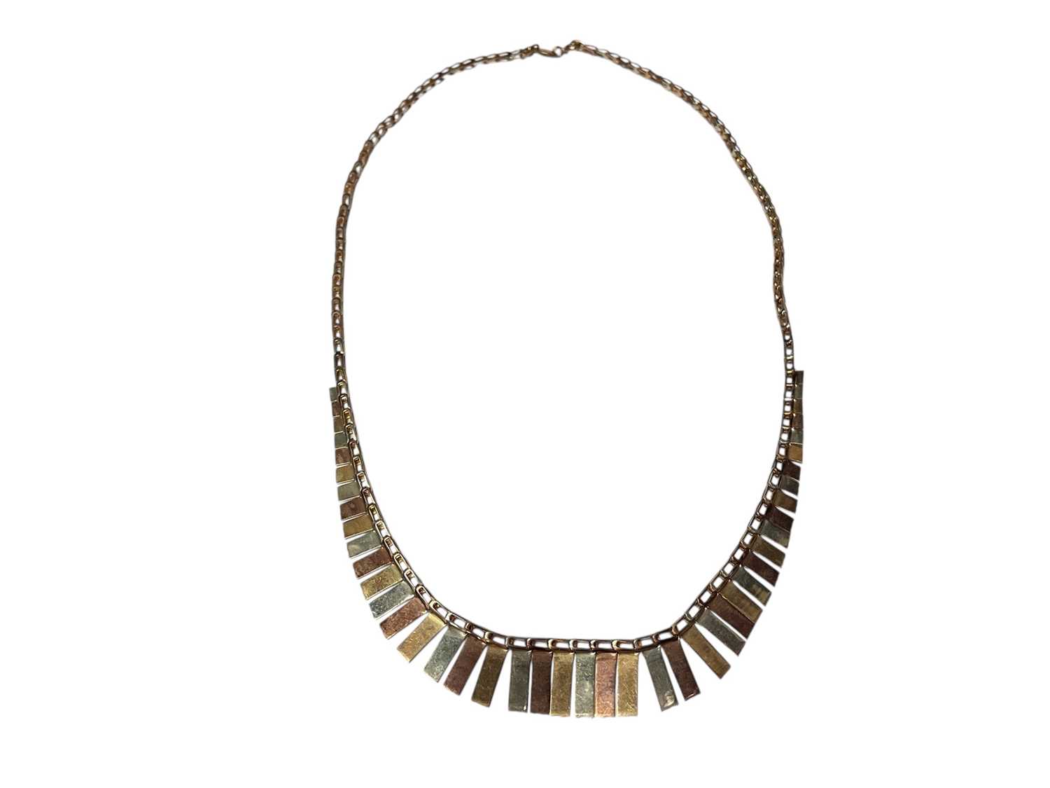 Lot 93 - 9ct three colour gold Cleopatra-style fringe necklace, 42cm long