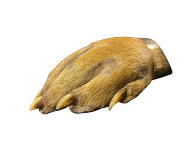Lot 288 - Antique animal paw brooch