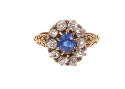 Lot 625 - Victorian sapphire and diamond cluster ring
