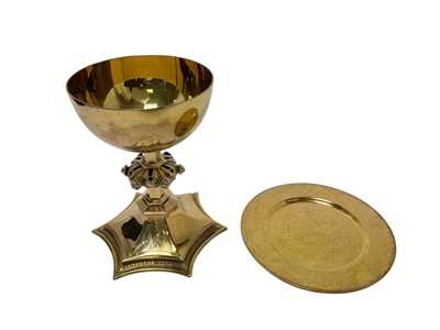 Lot 407 - Contemporary silver gilt communion chalice, and paten in a fitted case.