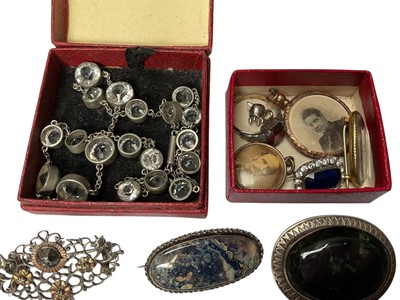 Lot 7 - Group of antique and later jewellery including silver and white metal, antique paste set rivière-style necklace, watch chains, two large agate rings, locket pendants, brooches etc