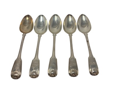Lot 521 - Five silver Fiddle Shell and String pattern tablespoons