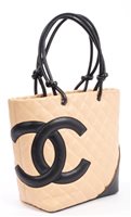 Lot 3164 - Chanel 'Camerasbon' quilted tote bag - beige...