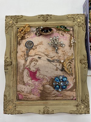 Lot 217 - Collection of vintage paste set brooches, other jewellery and sundries