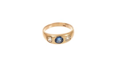 Lot 709 - Diamond and sapphire three stone ring