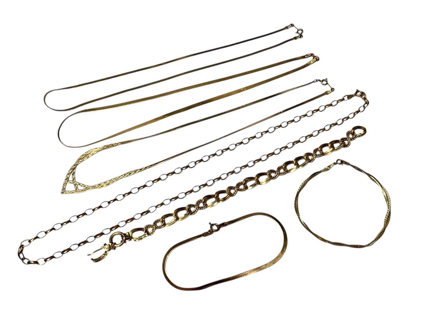 Lot 197 - Seven various 9ct gold chains to include four necklaces and three bracelets