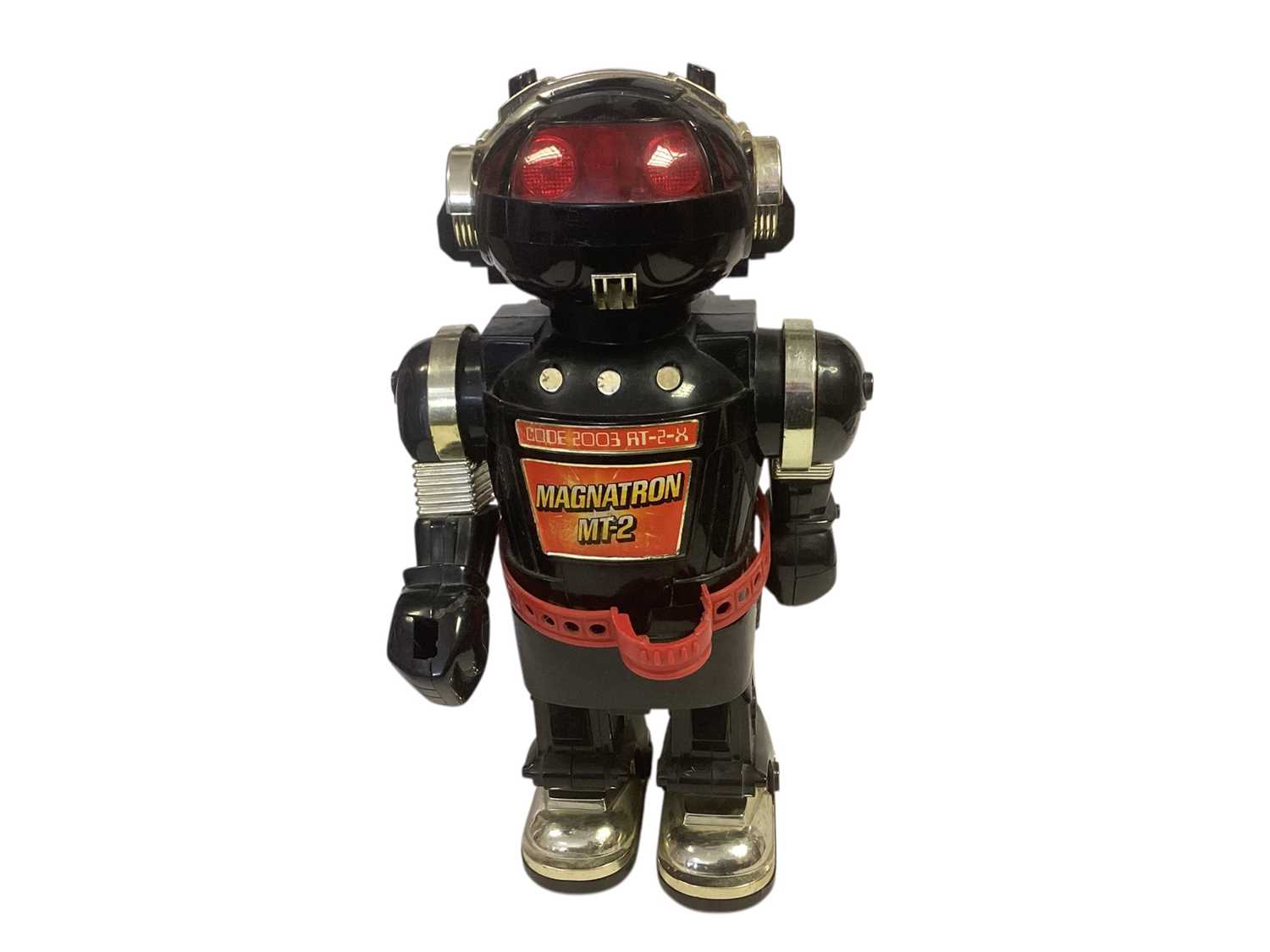 Lot 1949 - New Bright Magnatron MT-2 plastic body robot (made in Hong Kong c1985) approx 15" tall (missing gun), two other robot models and electronic kit (4)