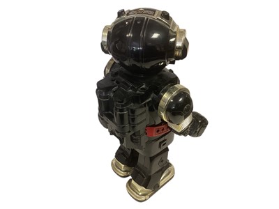 Lot 1949 - New Bright Magnatron MT-2 plastic body robot (made in Hong Kong c1985) approx 15" tall (missing gun), two other robot models and electronic kit (4)