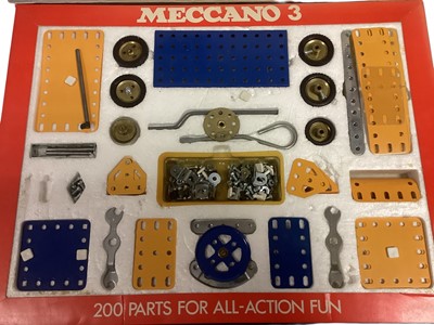Lot 1952 - Science Fair 200 in One electronic project lab, boxed No. 28-249 and Meccano Standard Range construction set No.3, boxed (2)