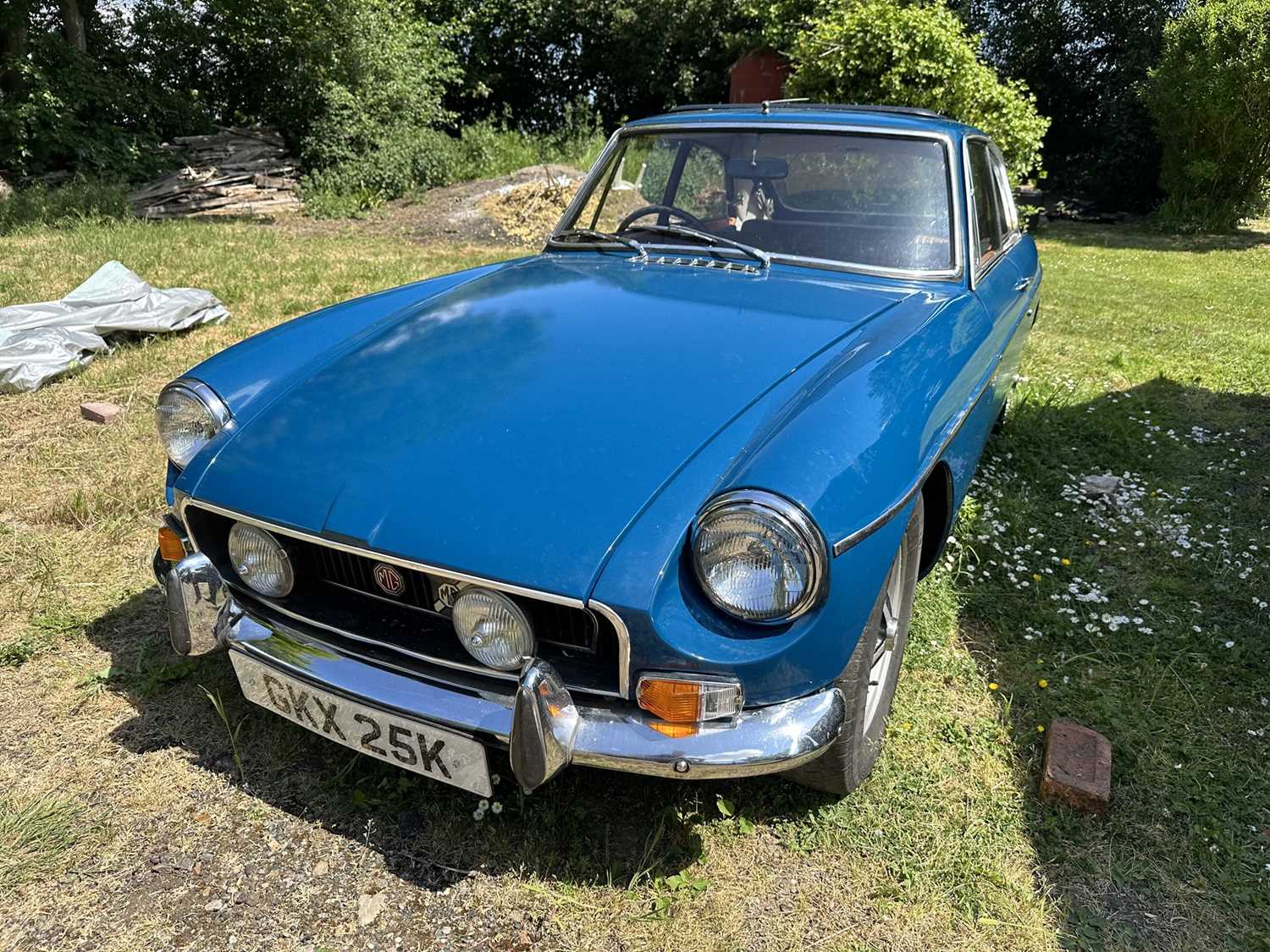 Lot 2150 - 1972 MGB GT, 1798cc, finished in blue with a Webasto roof, reg. no. GKX 25K.
