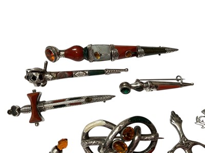 Lot 169 - Collection of Scottish silver and agate brooches
