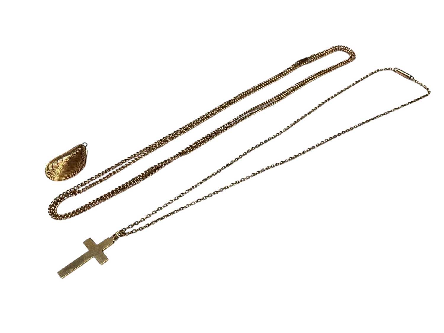 Lot 53 - 9ct gold chain with barrel clasp, 9ct gold mussel shell locket pendant, together with 9ct gold cross pendant on 9ct gold chain